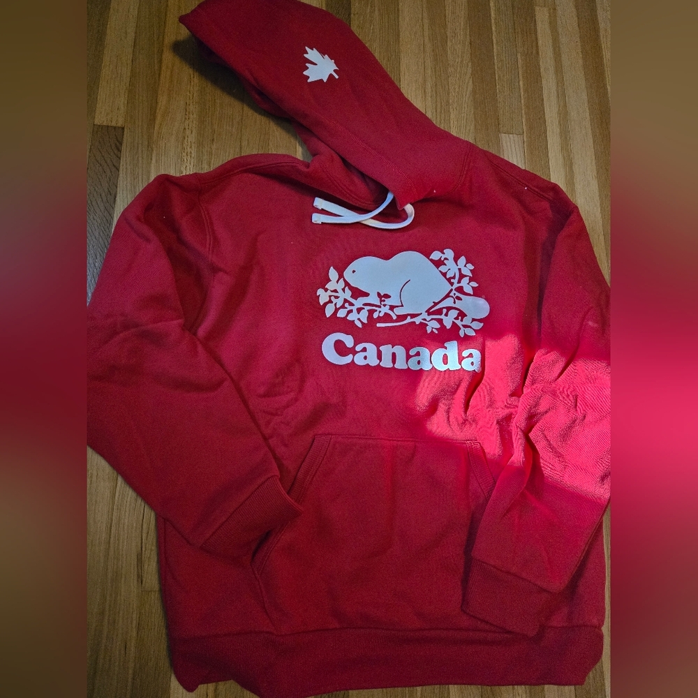 NWOT Roots Red Canada Hoodie